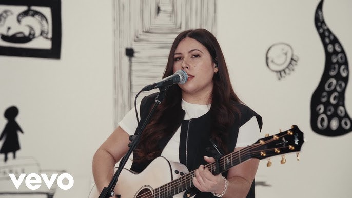 Gigi Perez live on tour